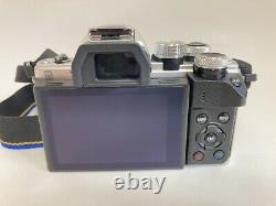 Olympus OM-D E-M10 Mark II 16.1 MP Digital SLR Camera 2 lens set / Mint